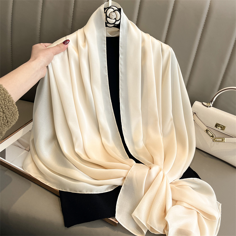 2024, роскошный брендовый весе – обзор и цена Silk Neck Scarf